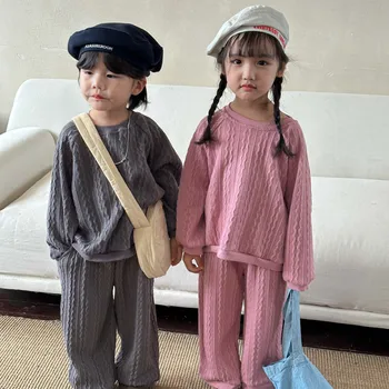 Комплект детской одежды Kids 2023 Весна-осень Для мальчиков и девочек, новый модный свободный детский свитер и брюки, повседневный комплект из двух предметов