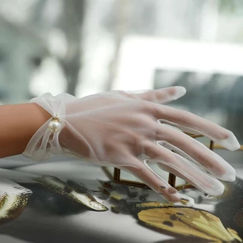 Тонкие короткие перчатки с имитацией жемчуга в сеточку для невесты